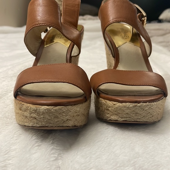 Michael Kors wedge shoes size 7M - Picture 8 of 9
